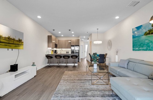Silver Creek Casa | Luxury Townhome with private plunge pool located near Disney