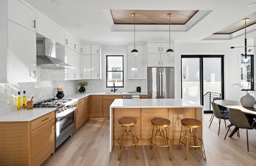 Nonantum Casa | Luxury townhouse 6 Miles from Boston. New construction. Monthly rents