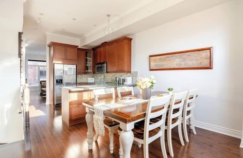 Cabbagetown Casa | Luxury Townhouse 7 beds 15 guests 5 Star Rate Super Host