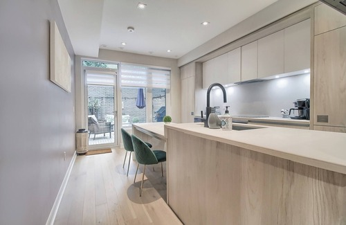 Bay Cloverhill Casa | Luxury Townhouse in Downtown Toronto