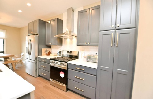 Wooded Estates Casa | Luxury Townhouse near Notre Dame with Fireplace & Pit (1418)