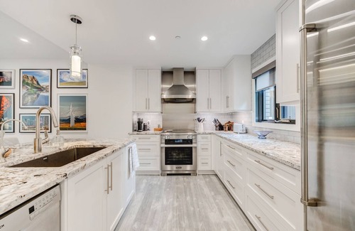 Southwest Calgary Casa | Luxury Townhouse, Top Patio Downtown Views + Elevator