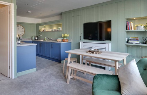 Hertford Casa | Outstanding 3 Bedroom Townhouse in Hertford