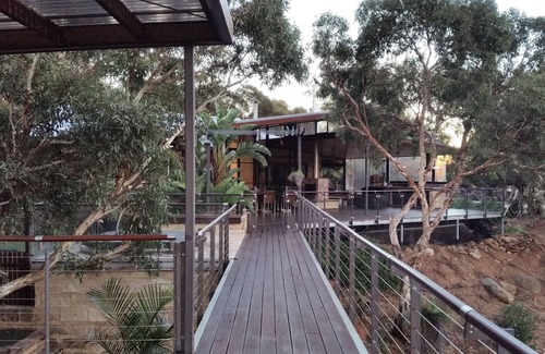Baskerville Casa | Casa de árbol de lujo en el monte australiano