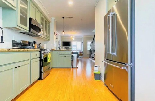Prescott Casa | Luxury Tri Level Townhome w/ 2 Master Suites