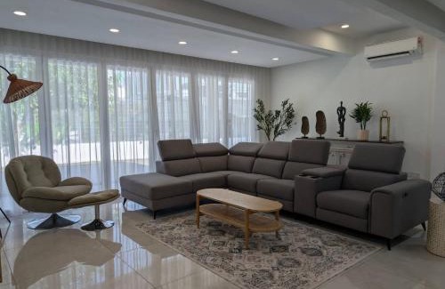 Sungai Penchala Casa | Luxury Tropical Bungalow in Damansara Golden Core