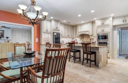 Lake Wales Casa | Luxury Tropical Florida Getaway - Close to Disney / Universal / Legoland