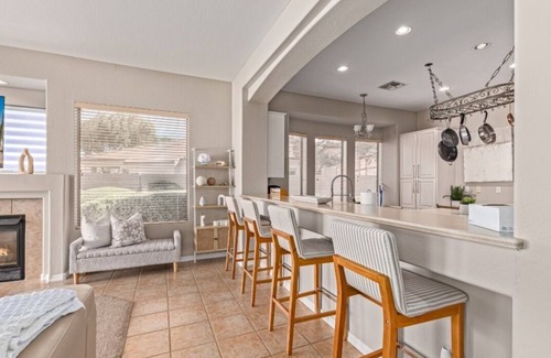 Sierra Verde at Arrowhead Ranch Casa | Luxury Tropical Gem in Upscale Arrowhead Lake community. 3 Kings 2 Master Suites