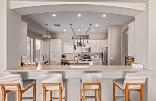 Sierra Verde at Arrowhead Ranch Casa | Luxury Tropical Gem in Upscale Arrowhead Lake community. 3 Kings 2 Master Suites