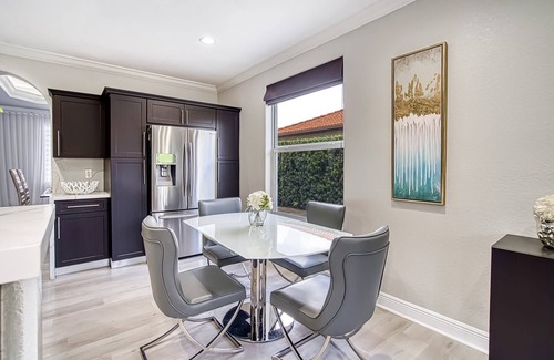 Miami Lakes Casa | Luxury Tropical Living - 4BR w Backyard Pool Oasis