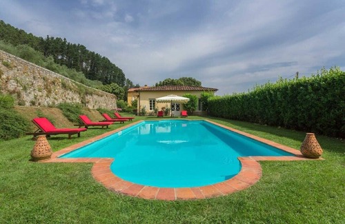 Badia Cantignano Villa | Luxury Tuscan villa S