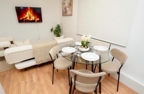 King's Cross Apartamento | Luxury Two Bedroom Apartment Steps from Kings Cross Station