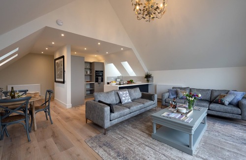 Murthly Cabaña | Luxury two Bedroom Converted Steading