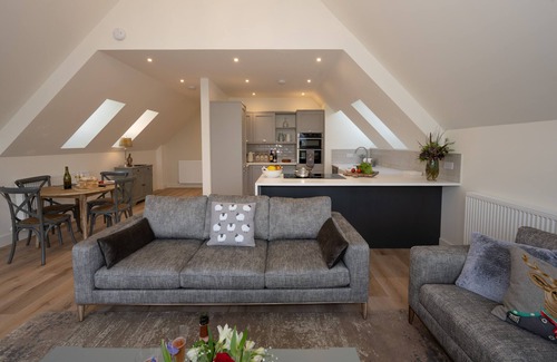 Murthly Cabaña | Luxury two Bedroom Converted Steading