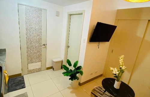 Las Pinas Apartamento | Luxury Two Bedroom with Balcony in SOUTH RESIDENCE of Las Pinas