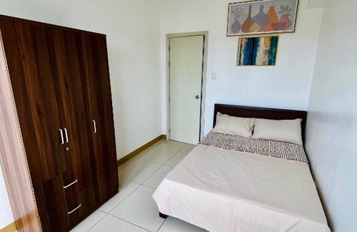 Las Pinas Apartamento | Luxury Two Bedroom with Balcony in SOUTH RESIDENCE of Las Pinas