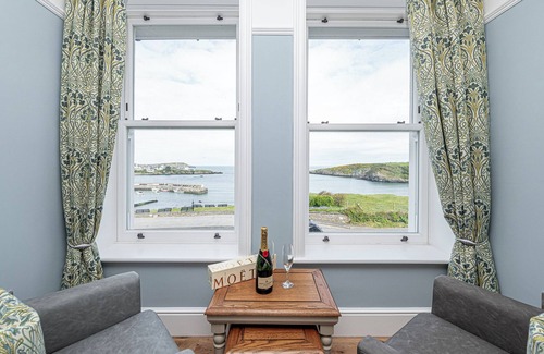 Cemaes Bay Casa | New Ty Glas Beach House sleeps 22 across 11 ensuite rooms with an indoor Swimspa