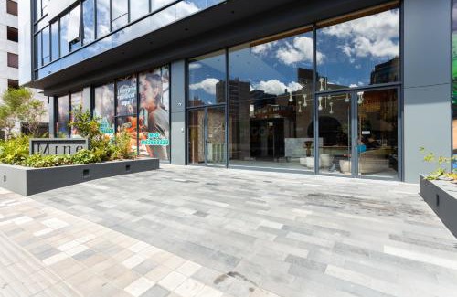 Calle 100 Casa | Luxury ultramodern in club house building with poolspa