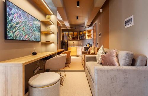 Calle 100 Casa | Luxury ultramodern in club house building with poolspa
