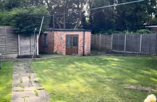Rugby Casa | Luxury Unique private 2 bedroom bungalow Rugby