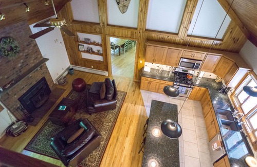 Rhinebeck Casa | Apartada casa de lujo en 5 acres con Bañera de hidromasaje - grande para las familias y grupos