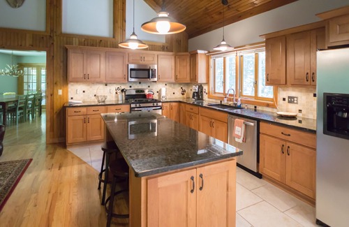 Rhinebeck Casa | Apartada casa de lujo en 5 acres con Bañera de hidromasaje - grande para las familias y grupos
