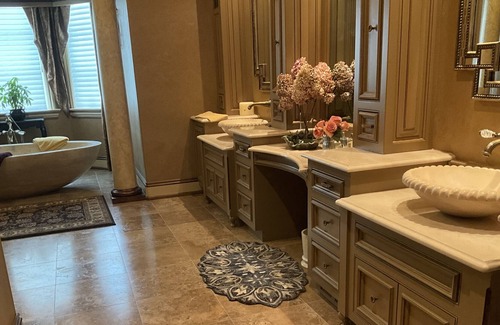 Birmingham Casa | Luxury Vacation Home. 8ac 6,600sq.ft. 6Br/8Ba ~Sauna~ Gym