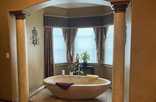 Birmingham Casa | Luxury Vacation Home. 8ac 6,600sq.ft. 6Br/8Ba ~Sauna~ Gym