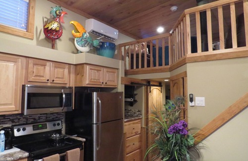 Willis Cabina | Luxury vacation cabin: fish from your private deck!