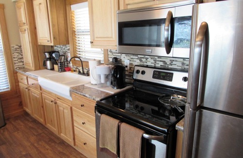 Willis Cabina | Luxury vacation cabin: fish from your private deck!