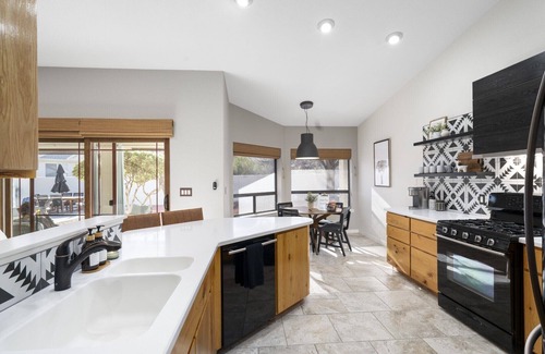 Clarkdale Casa | Luxury Vacation Home-New HotTub-20 Mins to Sedona-Peloton-1.4 miles to Old Town