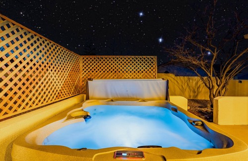 Clarkdale Casa | Luxury Vacation Home-New HotTub-20 Mins to Sedona-Peloton-1.4 miles to Old Town