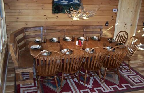 Clyde Casa | Luxury Vacation Rental with a Hot Tub for Rent in Clyde, North Carolina