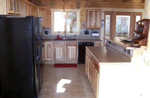 Clyde Casa | Luxury Vacation Rental with a Hot Tub for Rent in Clyde, North Carolina