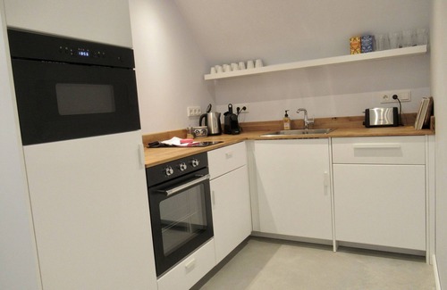Lioessens Apartamento | Luxury vacation studio near the Wadden Sea with private sauna.