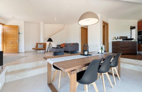 Olivella Villa | Villa de lujo en las colinas cerca de Sitges/Olivella con vistas impresionantes