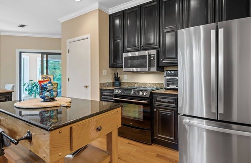 Daphne Casa | LUXURY Vacay! Secluded, Events Welcome, Waterpark + Golfing Nearby, Wifi, Slp 25