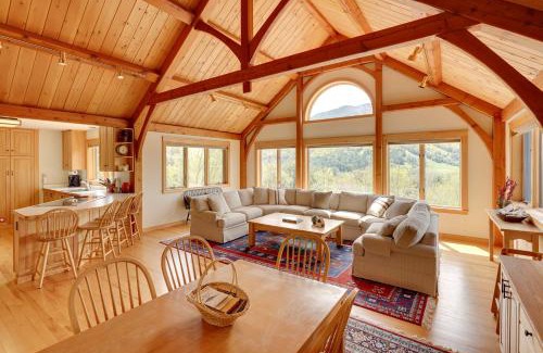 Windsor Casa | Luxury Vermont Vacation Rental Private Hot Tub!