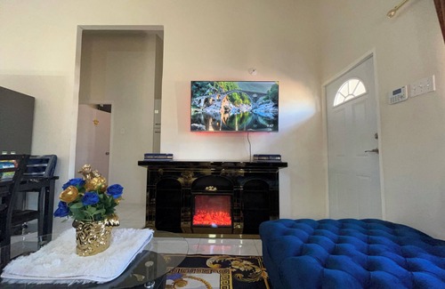 Portmore Casa | Luxury Versace-Inspired Stay in Portmore – Stylish & Comfortable 2 Bedrooms