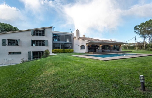 Mont Barbat Villa | Luxury Villa in Costa Brava with Private Pool, Tennis Court, and Sauna