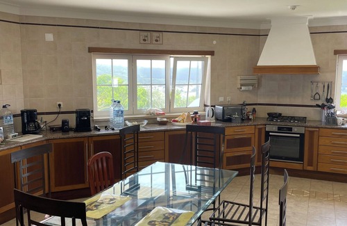 Foz do Arelho Villa | Villa de lujo con piscina privada y vistas al mar