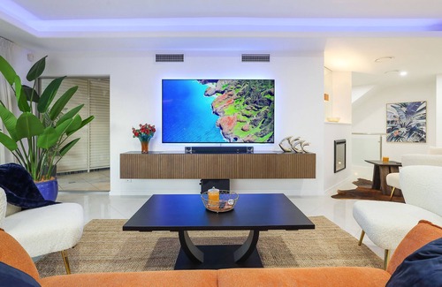 Gold Coast Villa | Luxury Villa 170m to the Beach with Internal Elevator