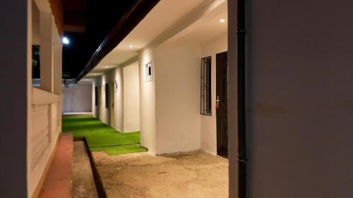 Limbe Casa | Luxury Villa AC Ensuite Room 8