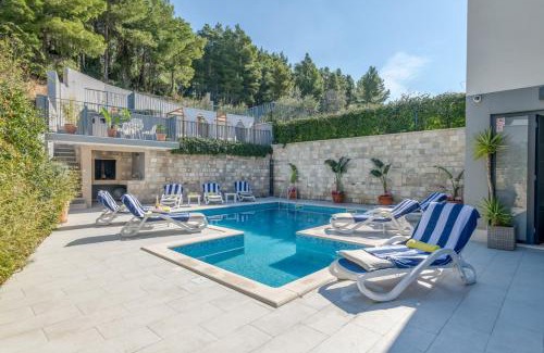 Podstrana Villa | Luxury villa Blue Sky, private pool, breakfast