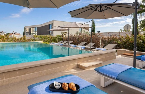 Rogoznica Villa | Villa de lujo Castello Rogoznica con piscina privada climatizada, sauna y gimnasio
