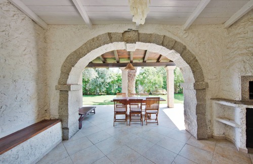 Costa Rei Villa | Elegante villa exclusiva muy cerca de la playa