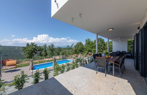 Sveta Nedelja Villa | Villa de lujo para 10 personas con una hermosa vista del paisaje.