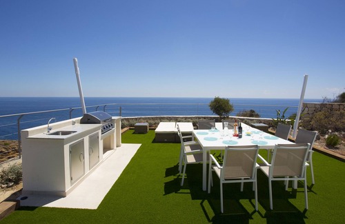 Cap de la Nau Villa | Villa de lujo frente al mar para 8 personas
