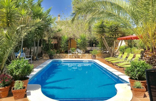 Can Trabal Villa | Villa de lujo, piscina privada, cerca de Sitges, un montón de deportes, relajarse en la zona de barbacoa