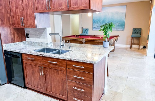Cutler Bay Casa | Luxury Villa/Heated Salt Pool/Pool Table/Blackout Blinds/Sleeps 14